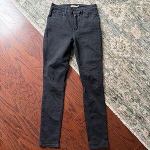 Levi's Women's Skinny Jeans in Black